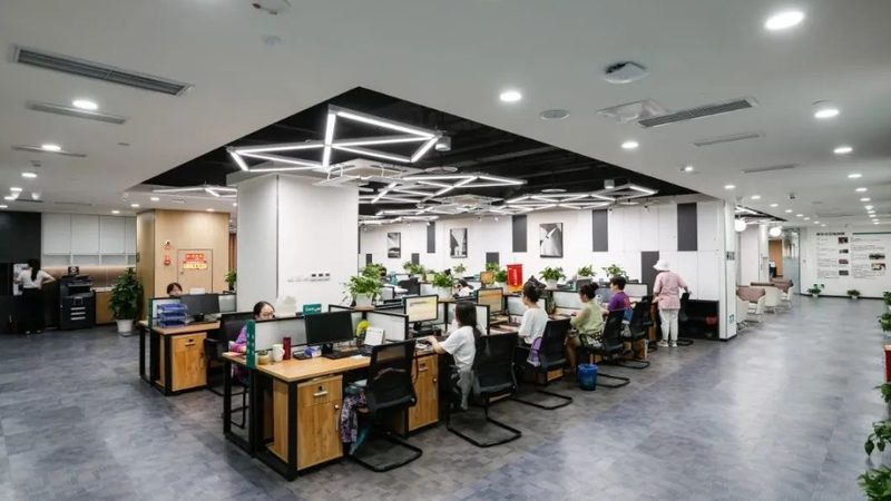 企业如何通过定制化入职内训提升员工胜任力？**