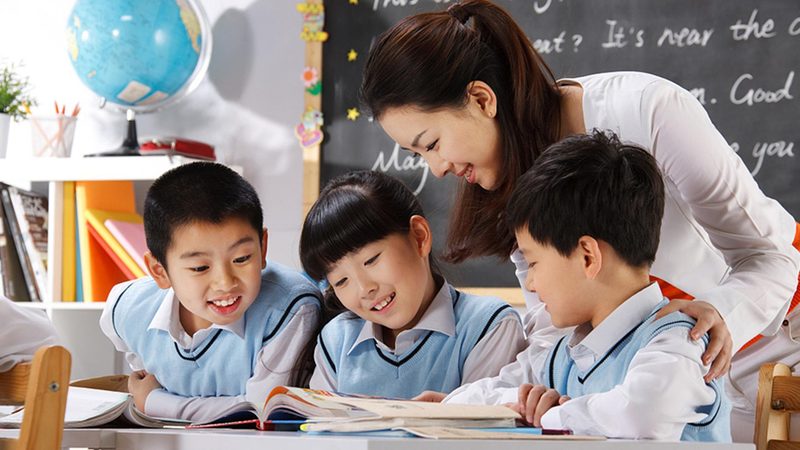 教材的编写质量直接影响到学习效果。选择教材时，可以参考以下标准：